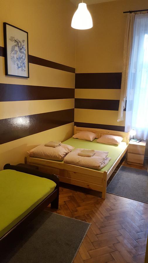 Smocza Jama Hostelクラクフ エクステリア 写真