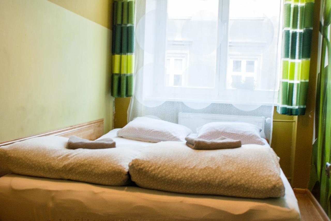 Smocza Jama Hostelクラクフ エクステリア 写真