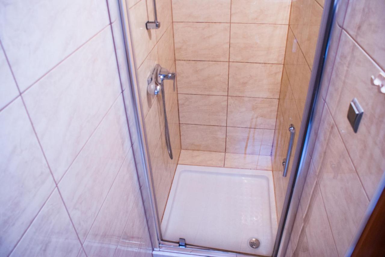 Smocza Jama Hostelクラクフ エクステリア 写真