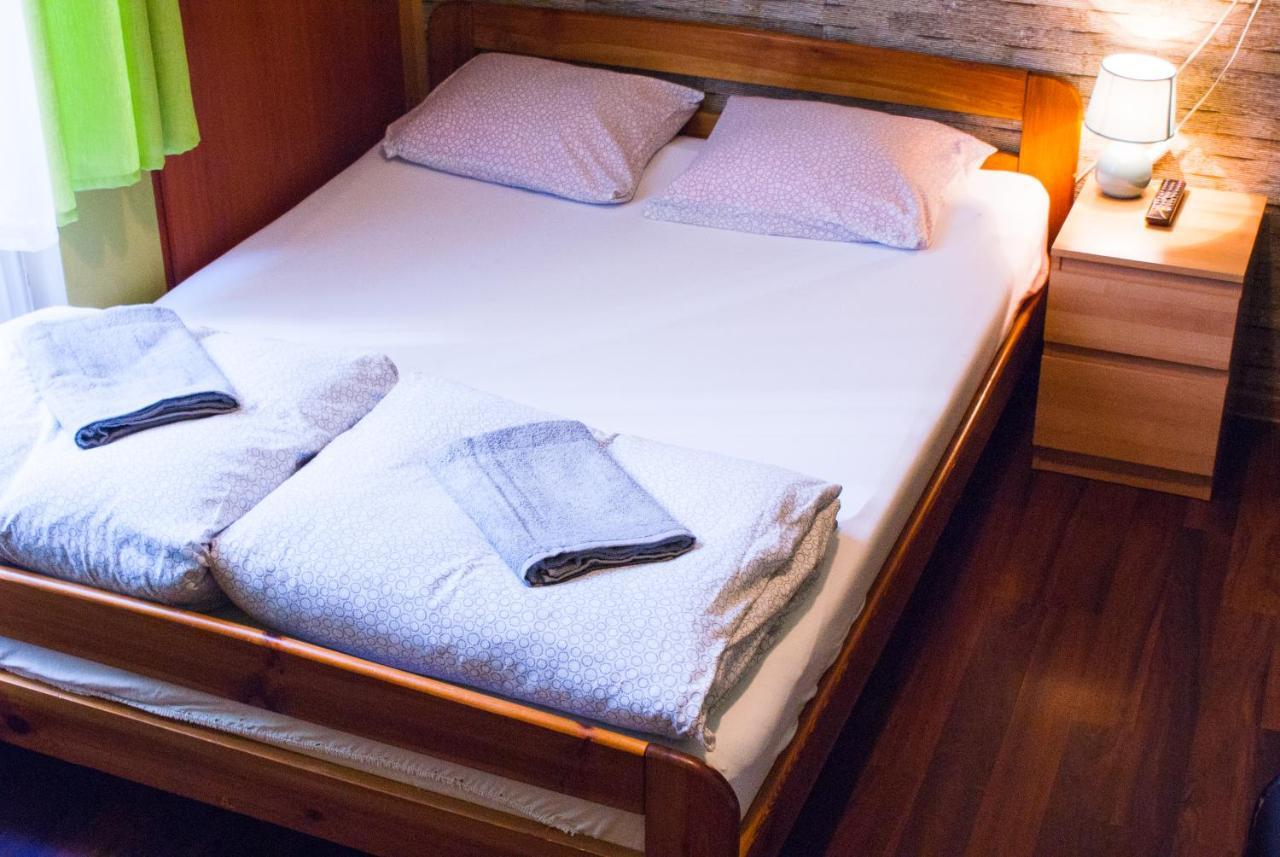 Smocza Jama Hostelクラクフ エクステリア 写真