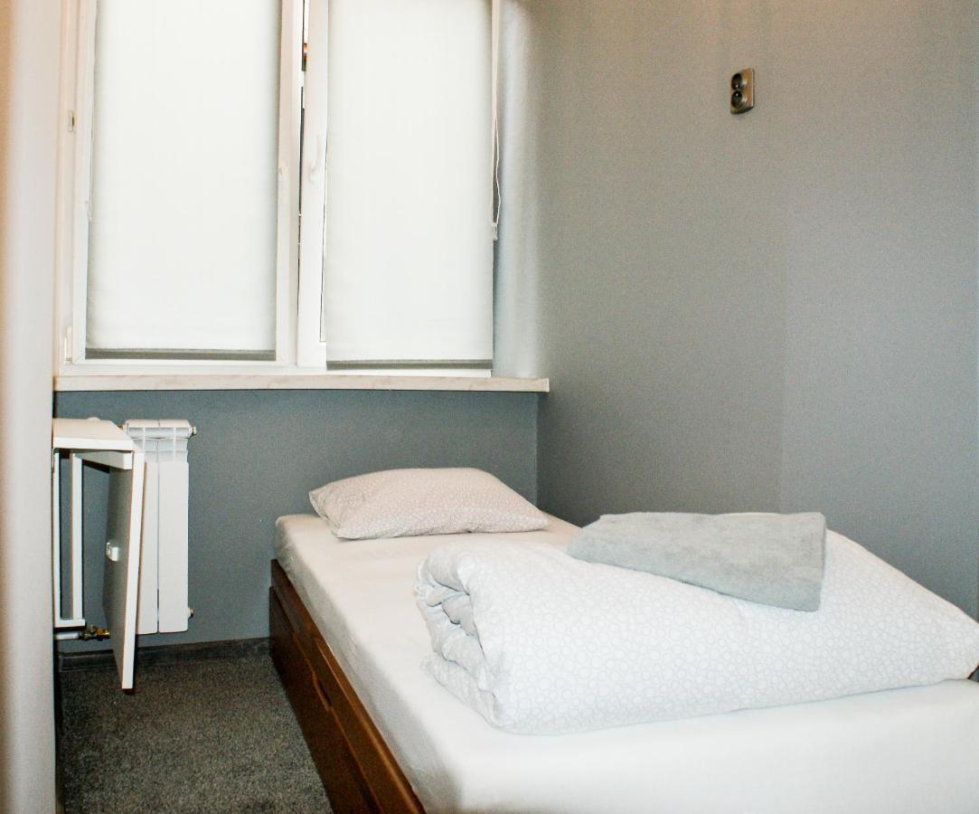 Smocza Jama Hostelクラクフ エクステリア 写真